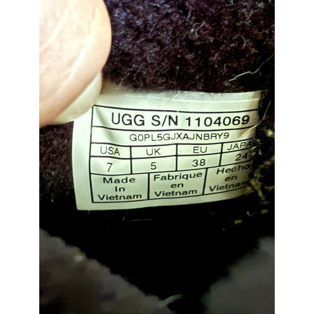 UGG Aika Boot Trainers Black Suede Shearling Buckle Platform Boots Size 7 - Picture 9 of 9